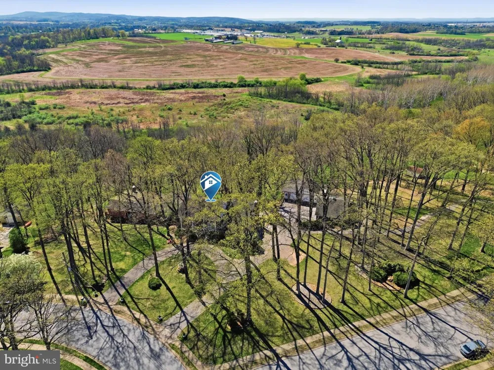 4041 ROBINHOOD York, PA 17408