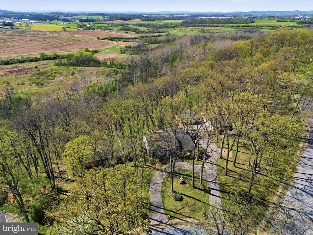 4041 ROBINHOOD York, PA 17408