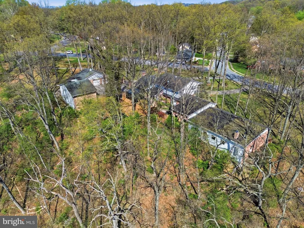 4041 ROBINHOOD York, PA 17408