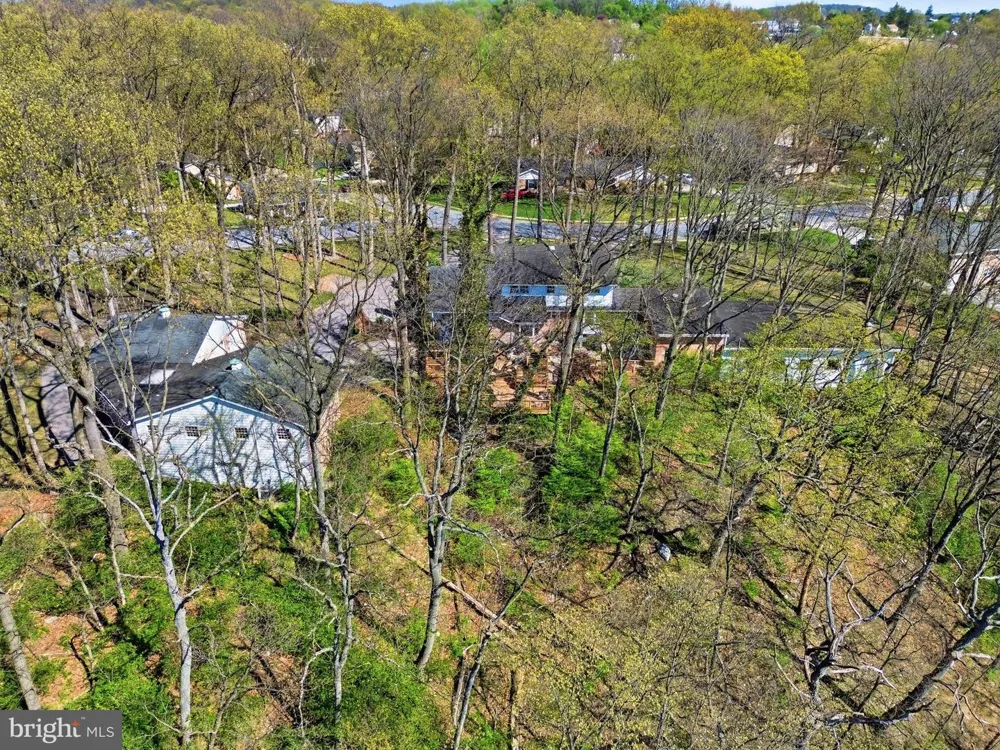 4041 ROBINHOOD York, PA 17408