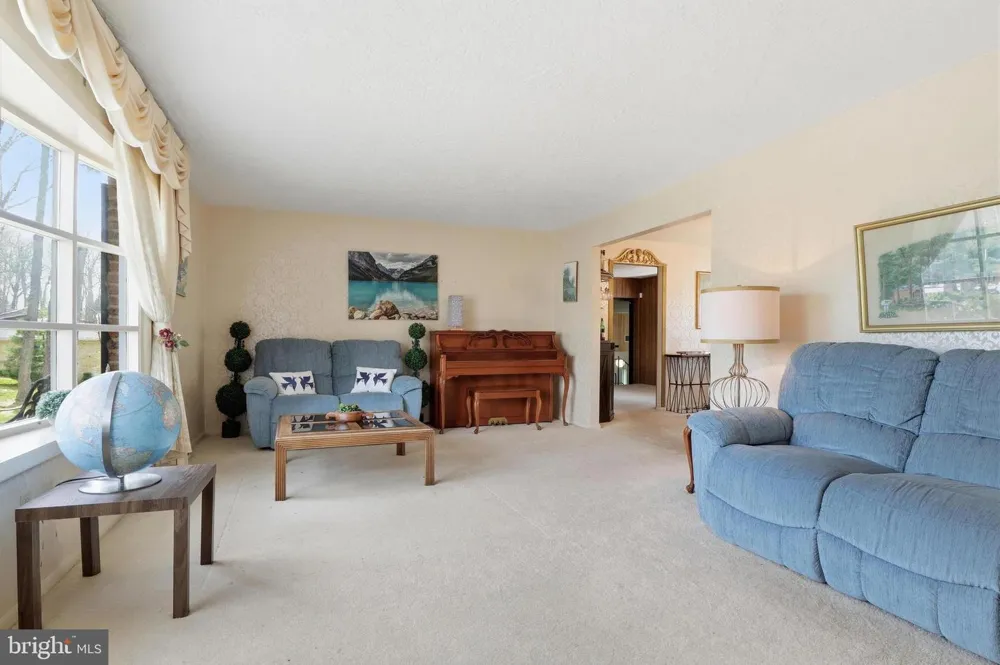 4041 ROBINHOOD York, PA 17408