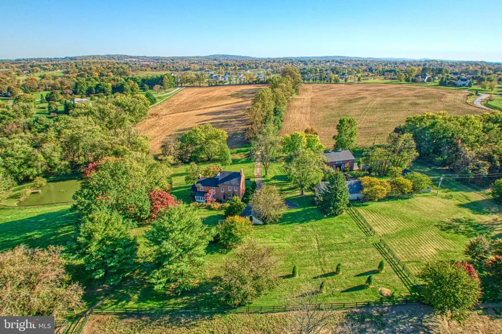 38678 PIGGOTT BOTTOM ROAD Hamilton, VA 20158