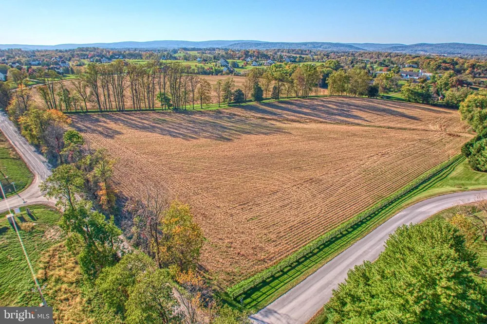 38678 PIGGOTT BOTTOM ROAD Hamilton, VA 20158