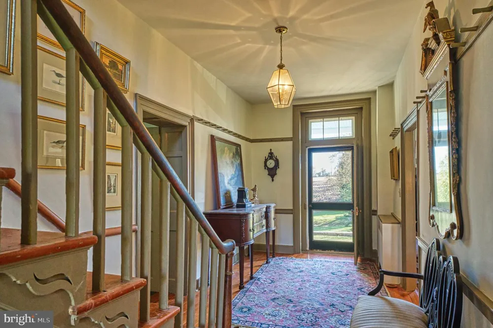 38678 PIGGOTT BOTTOM ROAD Hamilton, VA 20158