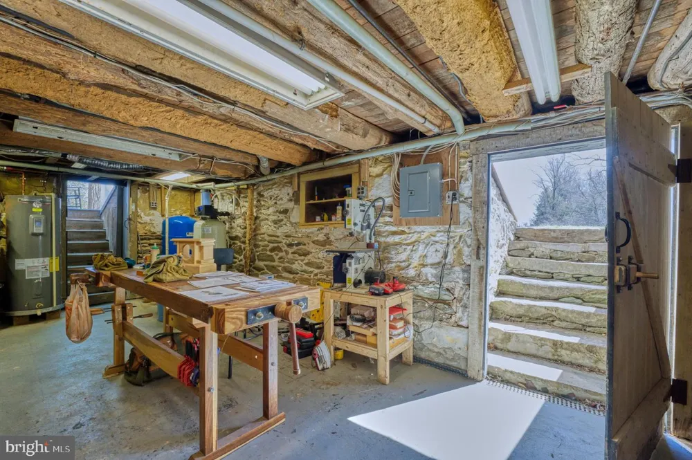 38678 PIGGOTT BOTTOM ROAD Hamilton, VA 20158