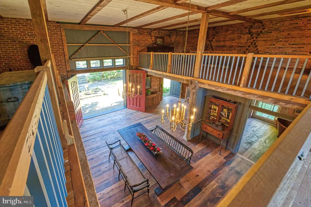 38678 PIGGOTT BOTTOM ROAD Hamilton, VA 20158