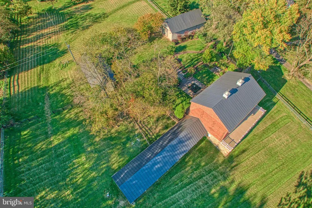 38678 PIGGOTT BOTTOM ROAD Hamilton, VA 20158