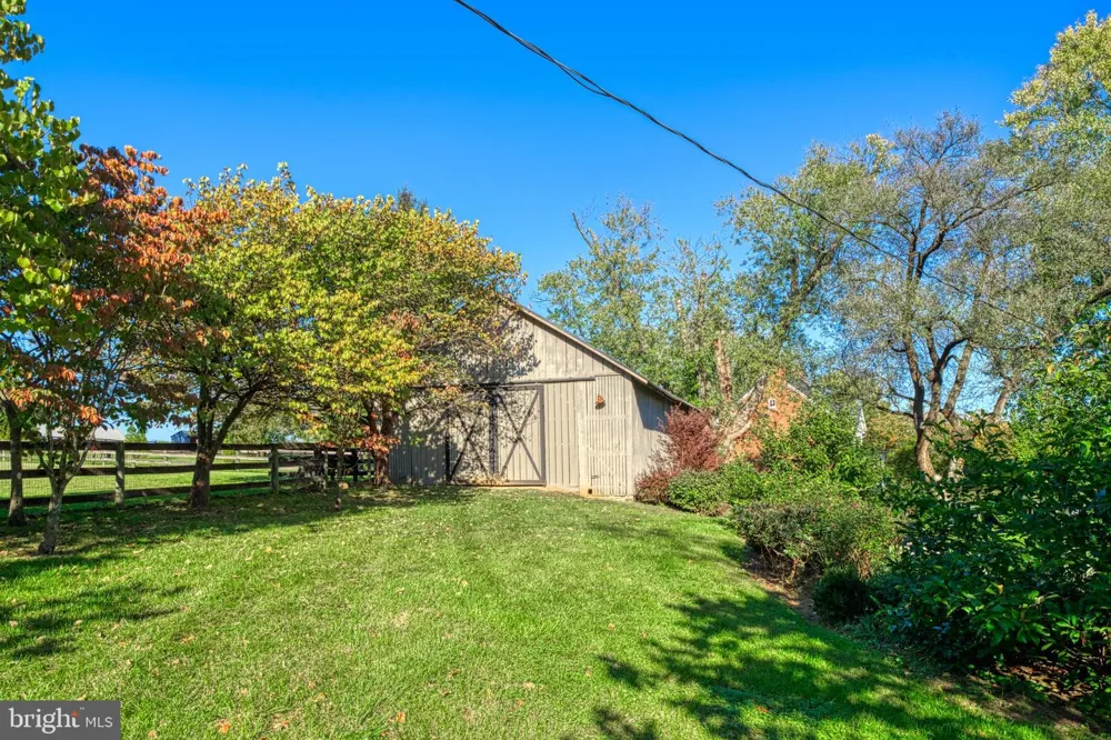 38678 PIGGOTT BOTTOM ROAD Hamilton, VA 20158