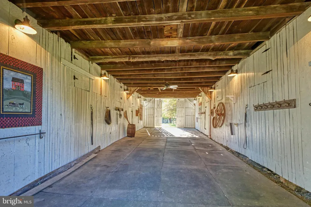 38678 PIGGOTT BOTTOM ROAD Hamilton, VA 20158