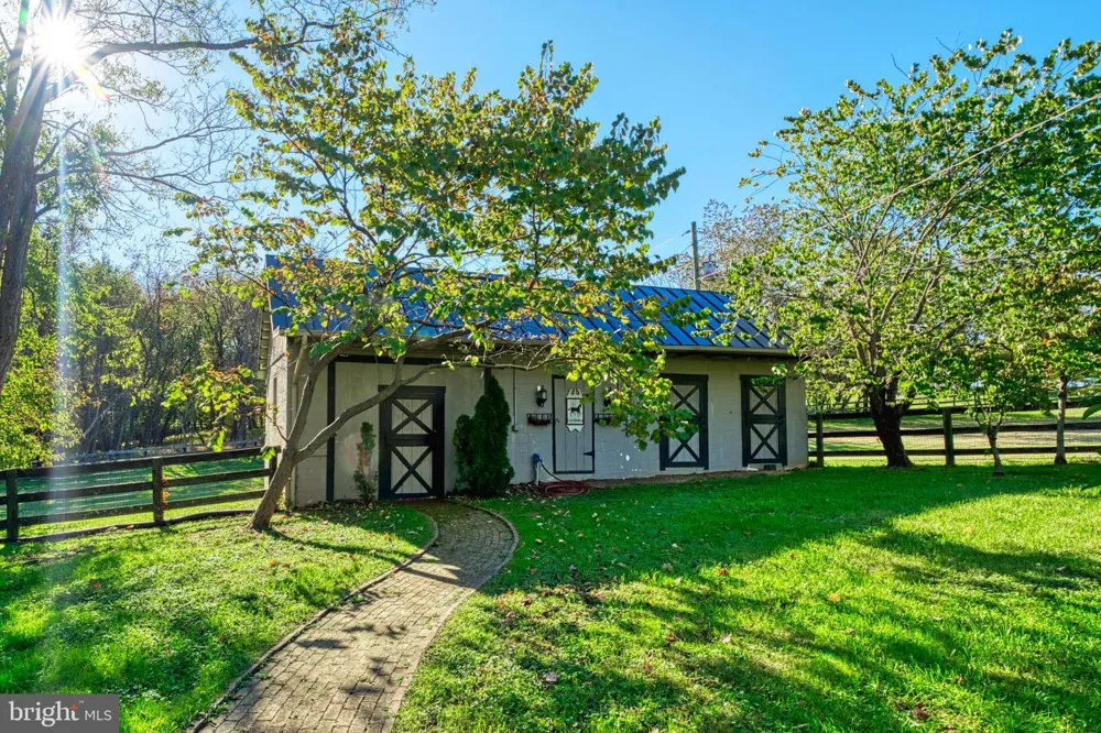 38678 PIGGOTT BOTTOM ROAD Hamilton, VA 20158