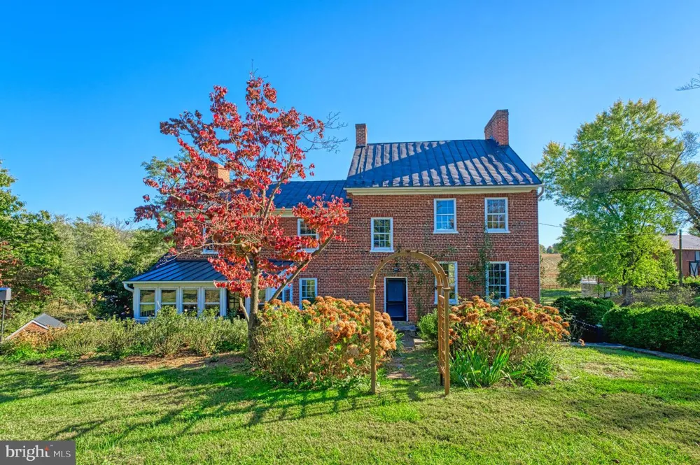 38678 PIGGOTT BOTTOM ROAD Hamilton, VA 20158