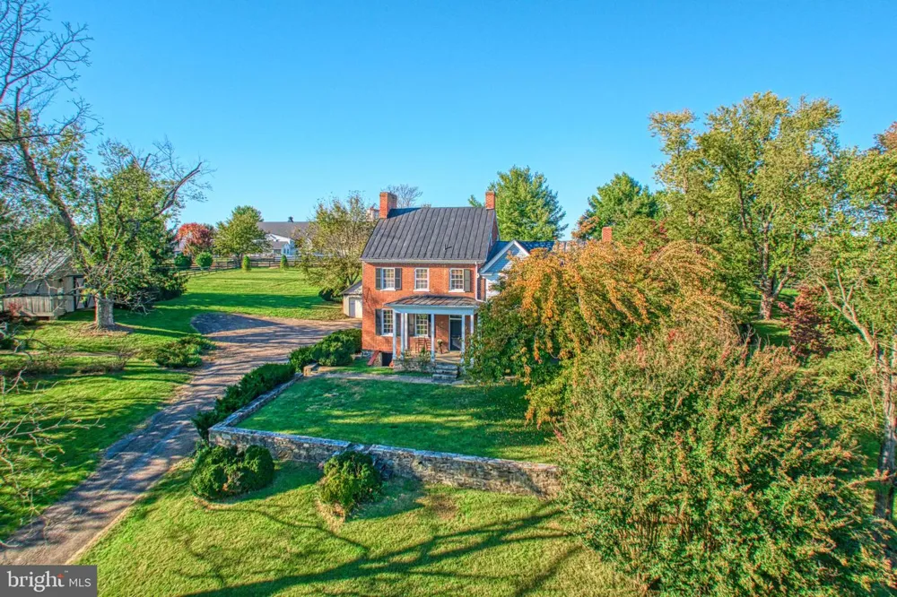 38678 PIGGOTT BOTTOM ROAD Hamilton, VA 20158