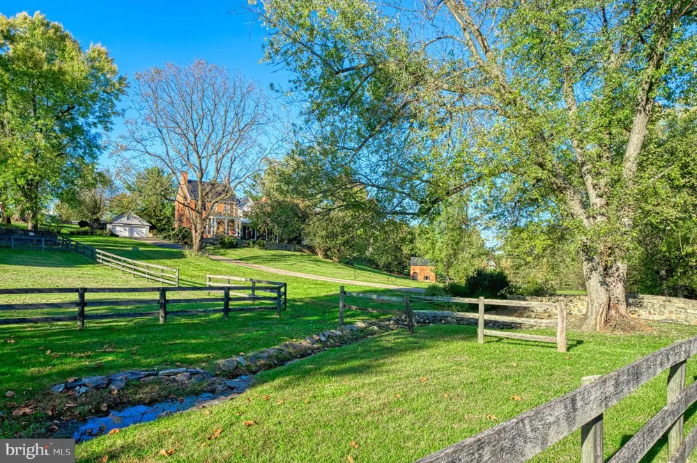 38678 PIGGOTT BOTTOM ROAD Hamilton, VA 20158