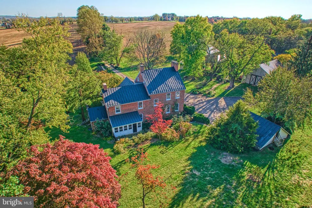 38678 PIGGOTT BOTTOM ROAD Hamilton, VA 20158