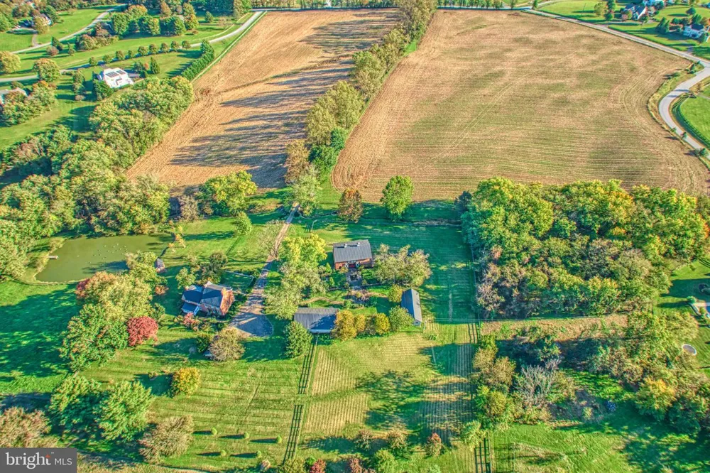 38678 PIGGOTT BOTTOM ROAD Hamilton, VA 20158