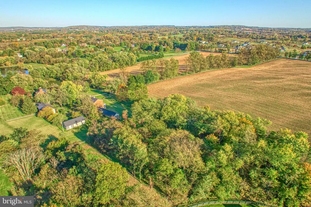 38678 PIGGOTT BOTTOM ROAD Hamilton, VA 20158