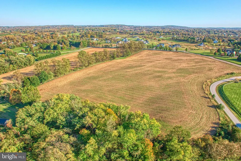 38678 PIGGOTT BOTTOM ROAD Hamilton, VA 20158