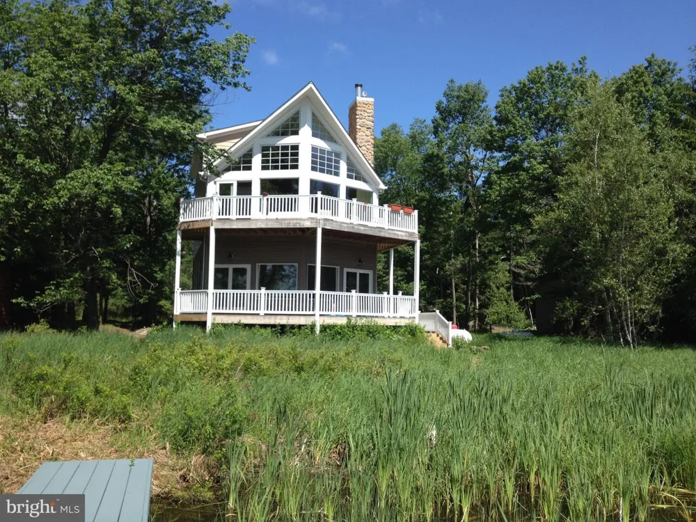 7648 LAKE SHORE DRIVE Pocono Lake, PA 18347