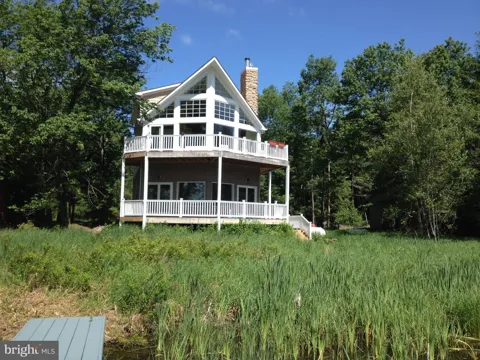 7648 LAKE SHORE DRIVE