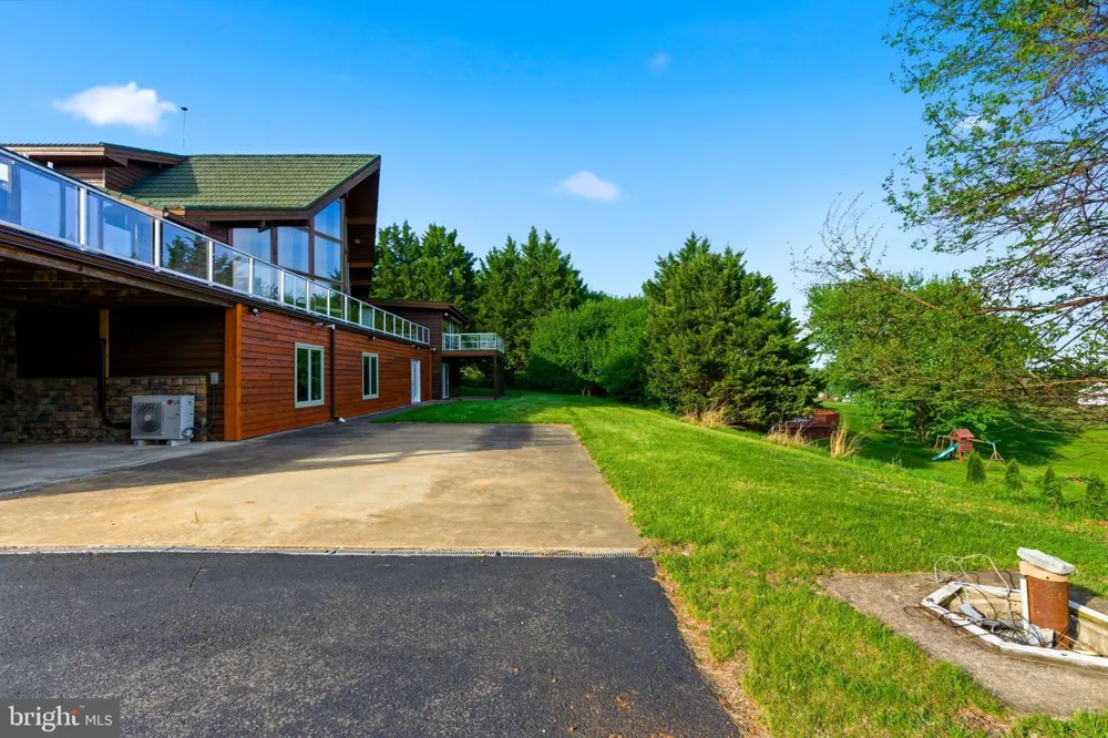 2 DIGIT LANE Bunker Hill, WV 25413
