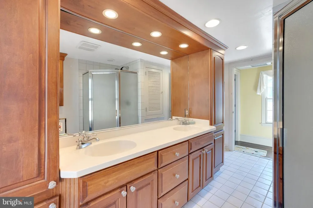 1105 GREEN LANE ROAD Malvern, PA 19355