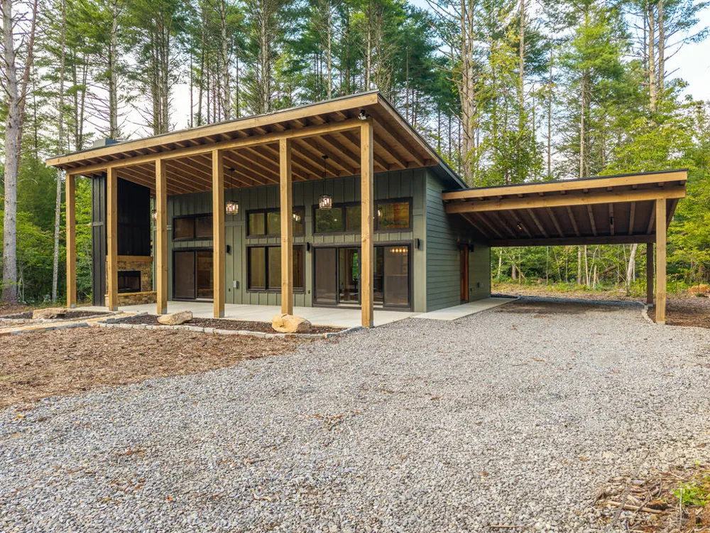 561 Woodland Trail Epworth, GA 30541
