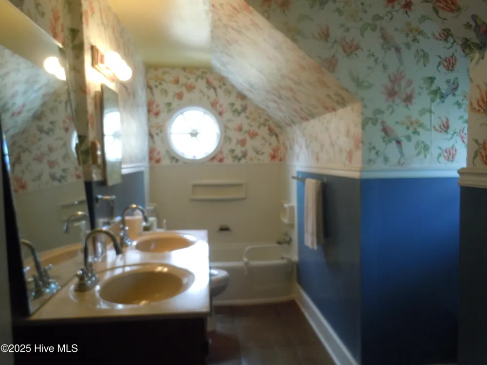 110 E Bell Street Tabor City, NC 28463