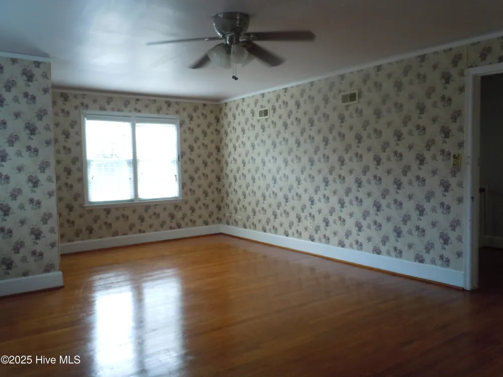 110 E Bell Street Tabor City, NC 28463