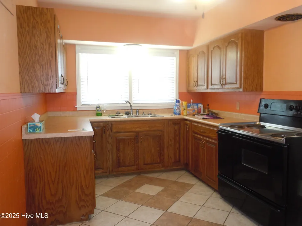 110 E Bell Street Tabor City, NC 28463