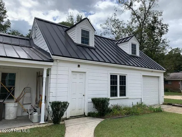 110 E Bell Street Tabor City, NC 28463