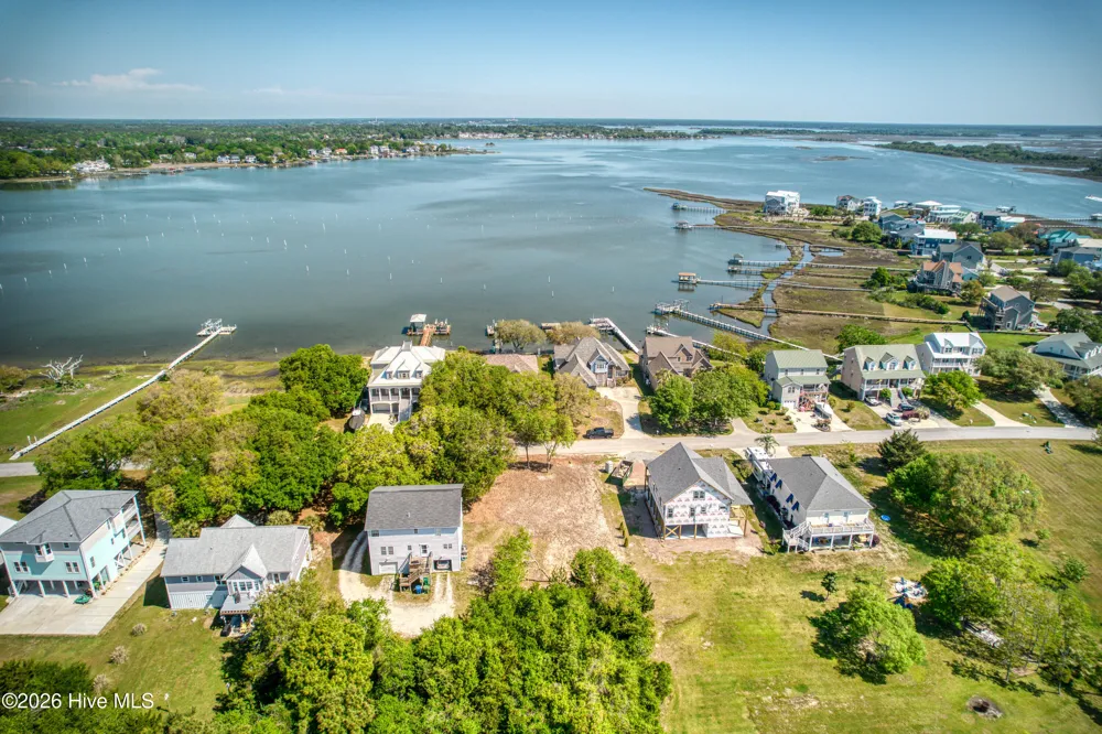 213 Shell Drive Sneads Ferry, NC 28460