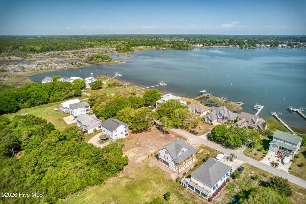 213 Shell Drive Sneads Ferry, NC 28460