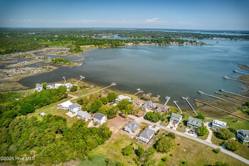 213 Shell Drive Sneads Ferry, NC 28460