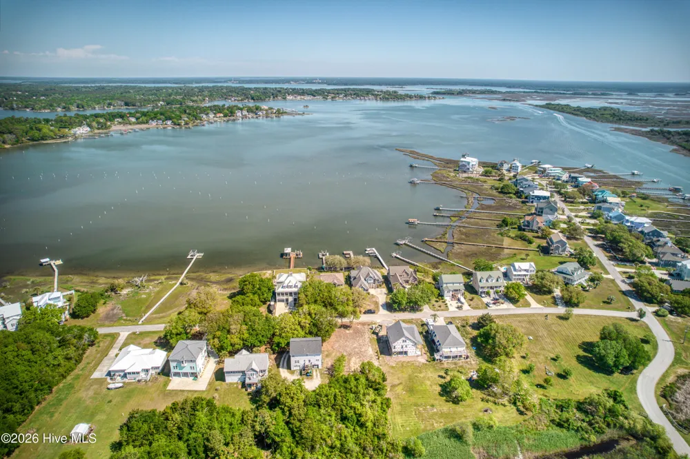 213 Shell Drive Sneads Ferry, NC 28460