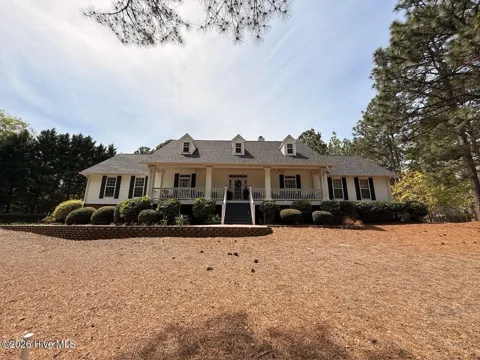 109 Sweetbriar Court