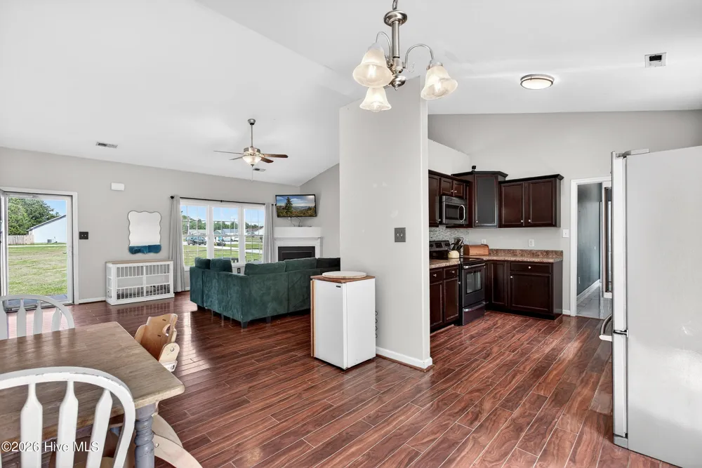 112 Lilac Lane Richlands, NC 28574