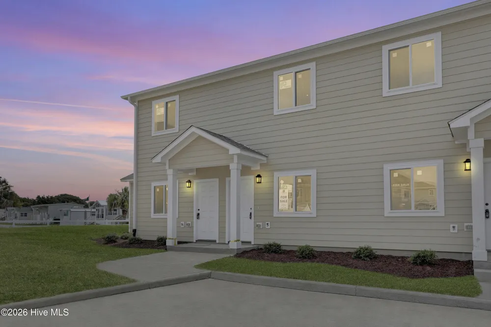 650 Cedar Point Boulevard #F2 Cedar Point, NC 28584