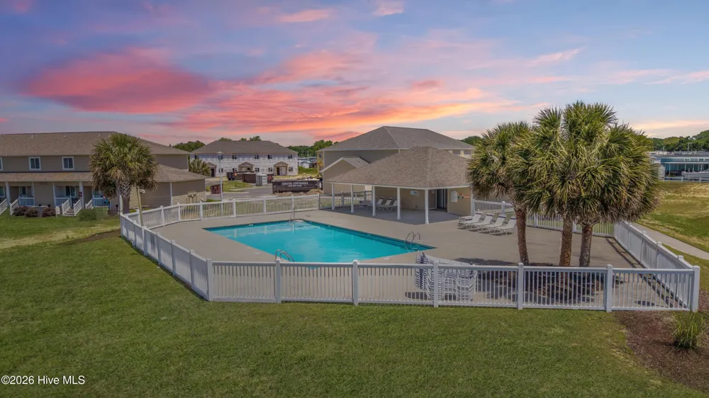 650 Cedar Point Boulevard #F2 Cedar Point, NC 28584