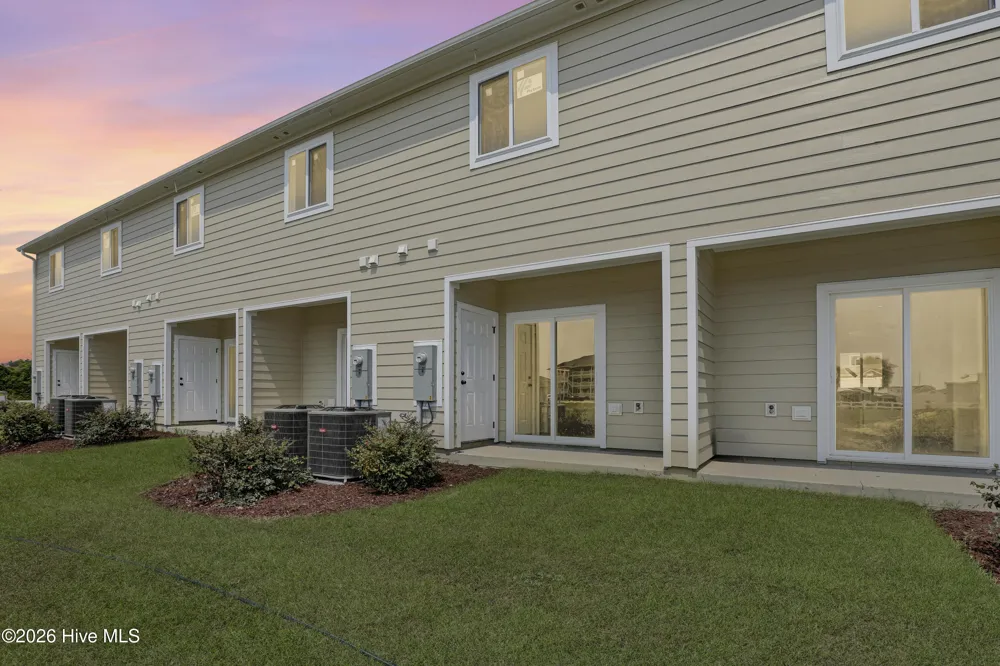 650 Cedar Point Boulevard #F2 Cedar Point, NC 28584