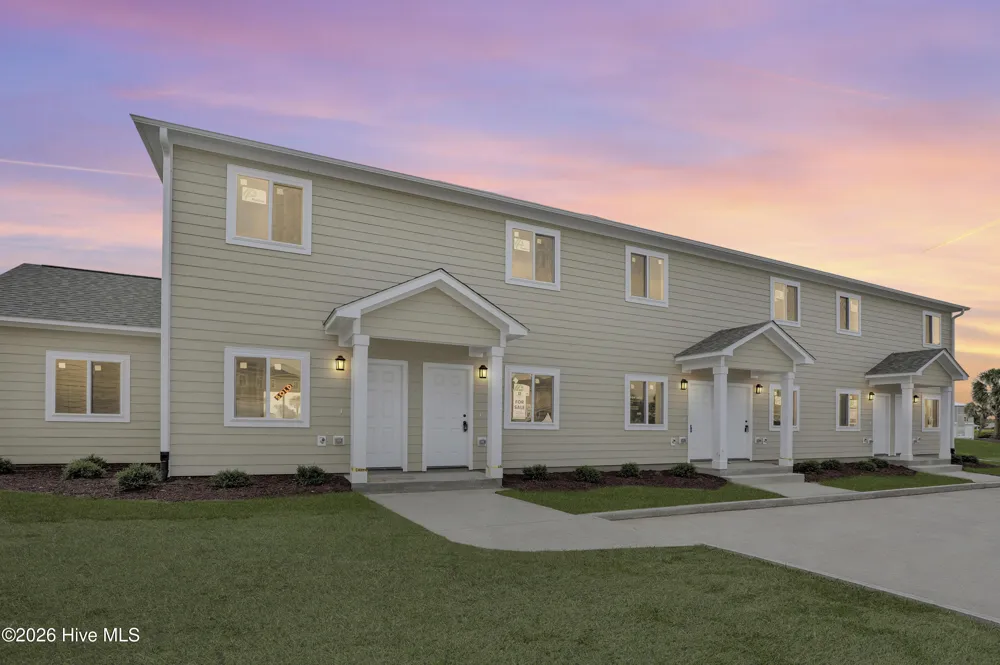 650 Cedar Point Boulevard #F2 Cedar Point, NC 28584