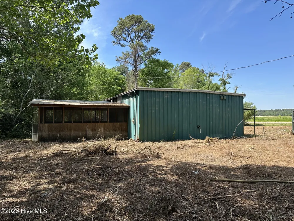 17600 Old Lumberton Road Laurinburg, NC 28352