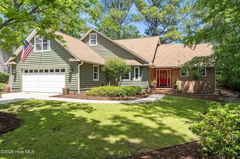2490 Glen Drive