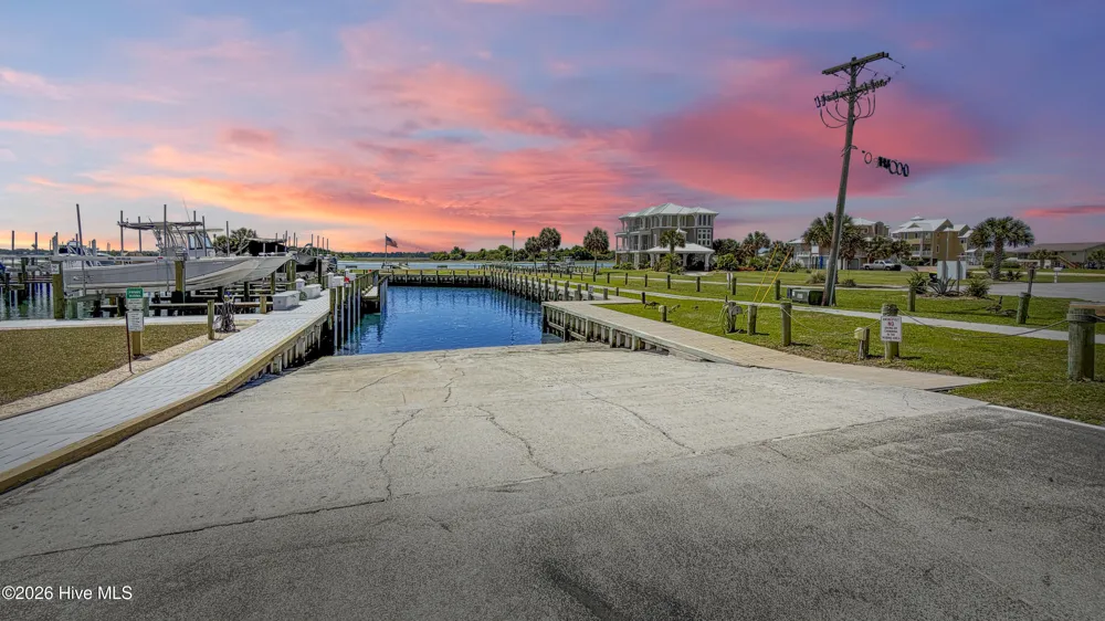 650 Cedar Point Boulevard #H2 Cedar Point, NC 28584