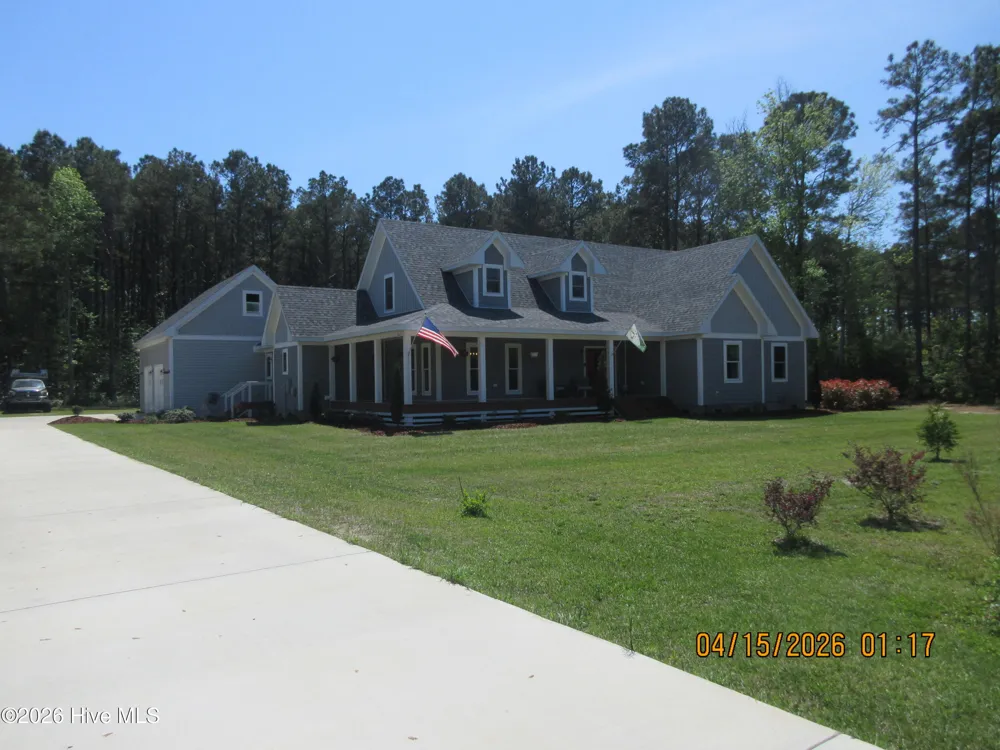 141 W Mobile Road Harbinger, NC 27941
