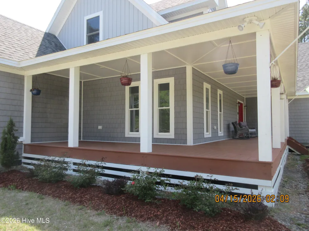 141 W Mobile Road Harbinger, NC 27941