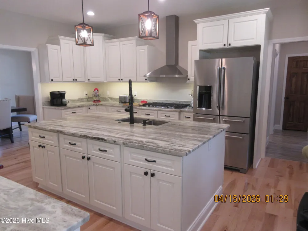 141 W Mobile Road Harbinger, NC 27941