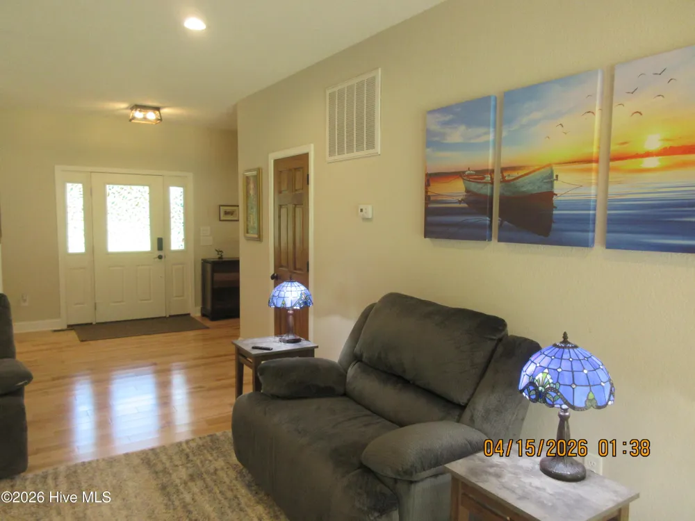 141 W Mobile Road Harbinger, NC 27941