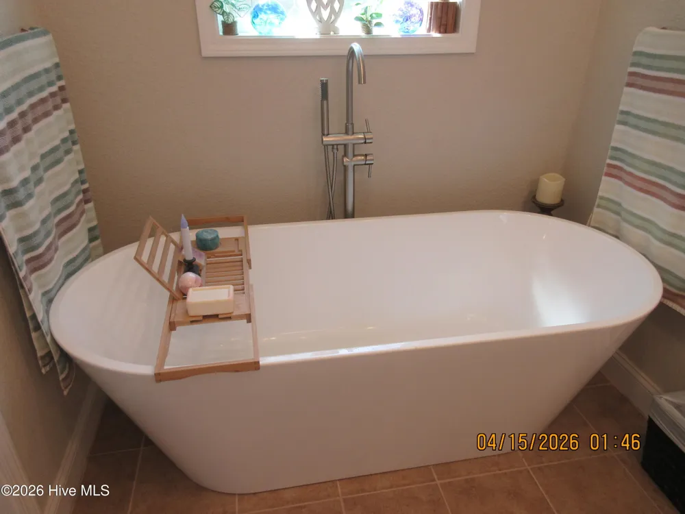 141 W Mobile Road Harbinger, NC 27941