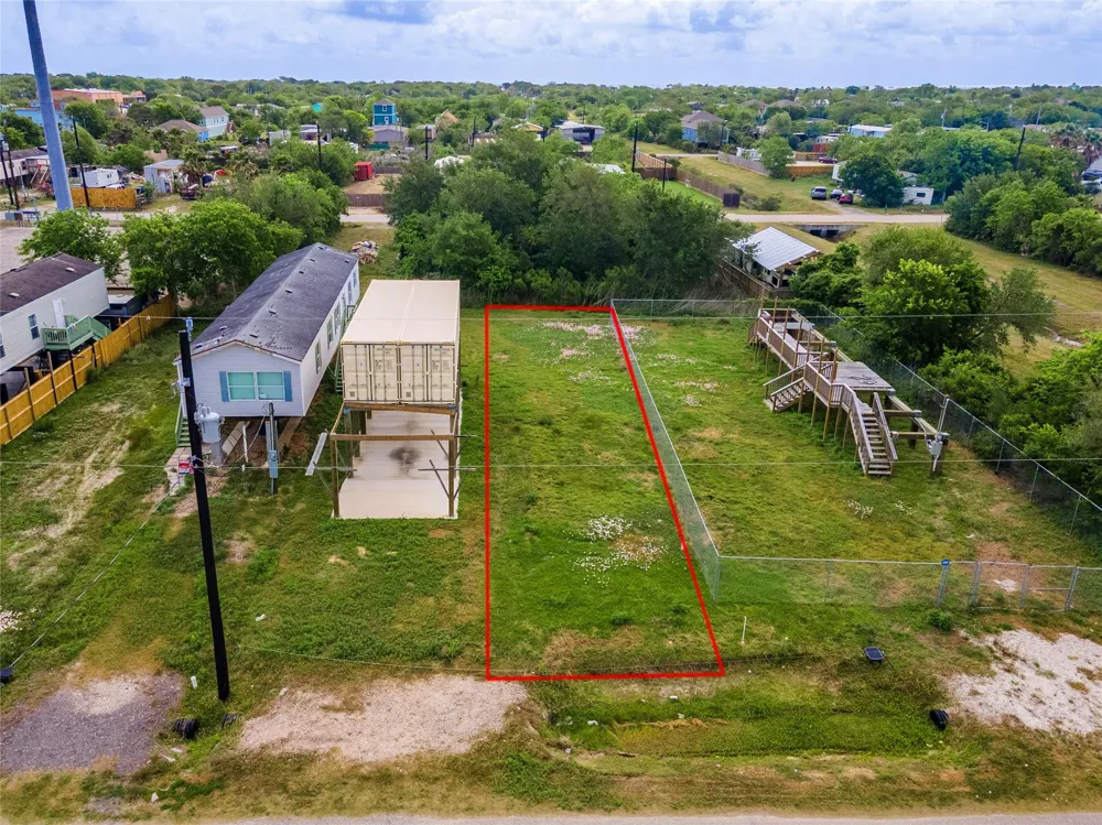 439 16th Street San Leon, TX 77539