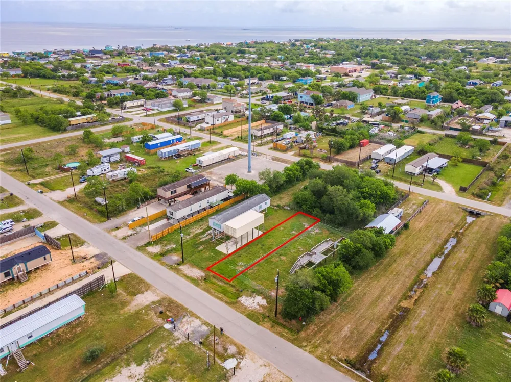 439 16th Street San Leon, TX 77539